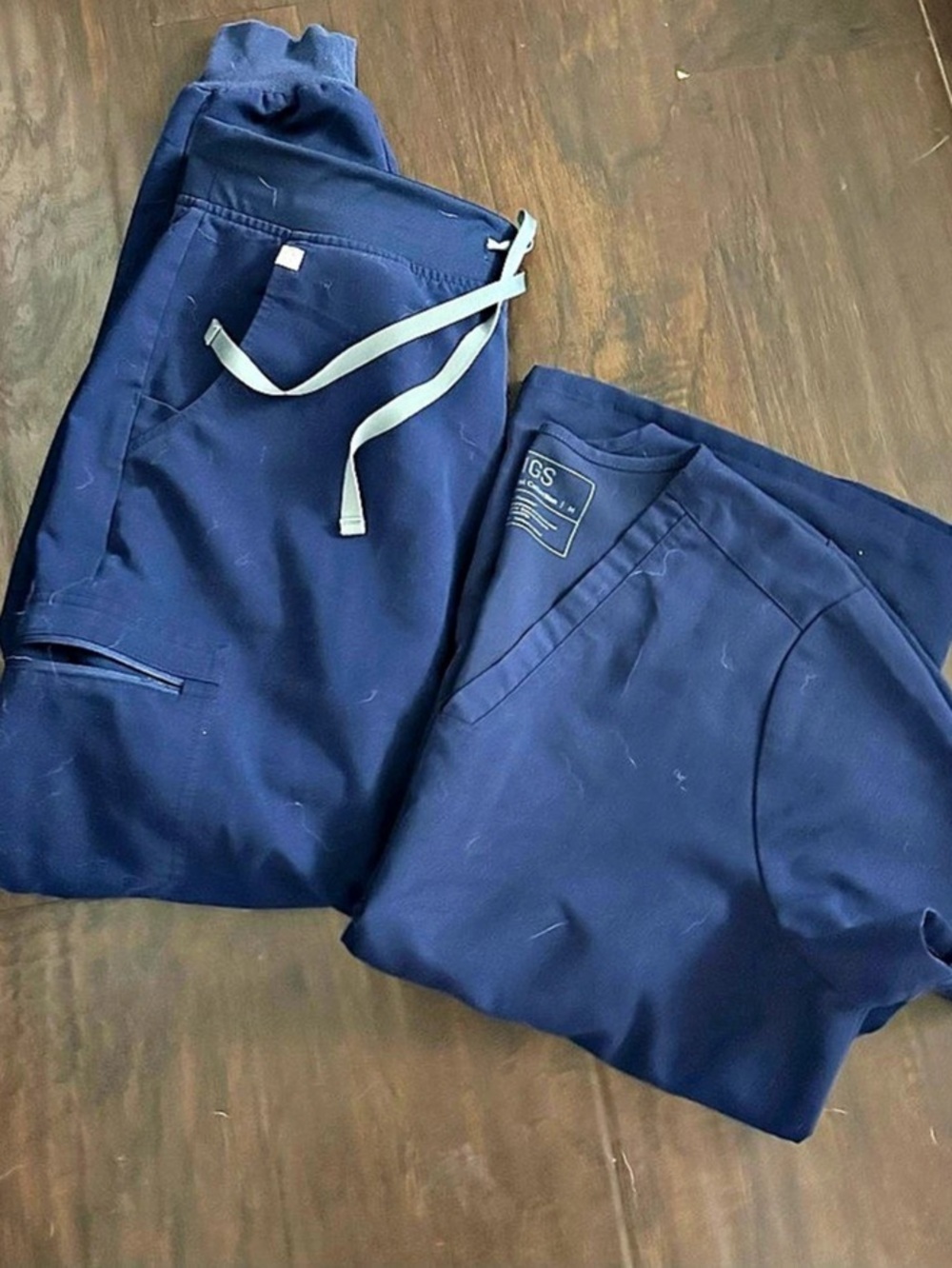 Figs scrub set navy M/R jogger and casma top